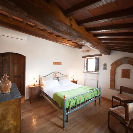 Casale Rosennano Casa rural *
